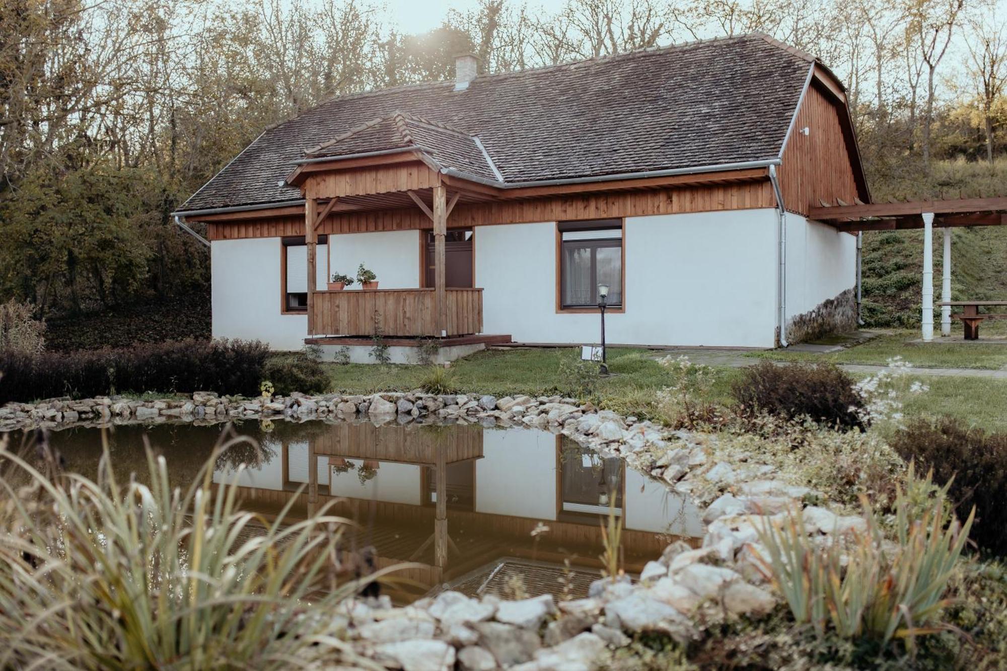 Belvárdi Fogadó Belvárdgyula Exterior foto